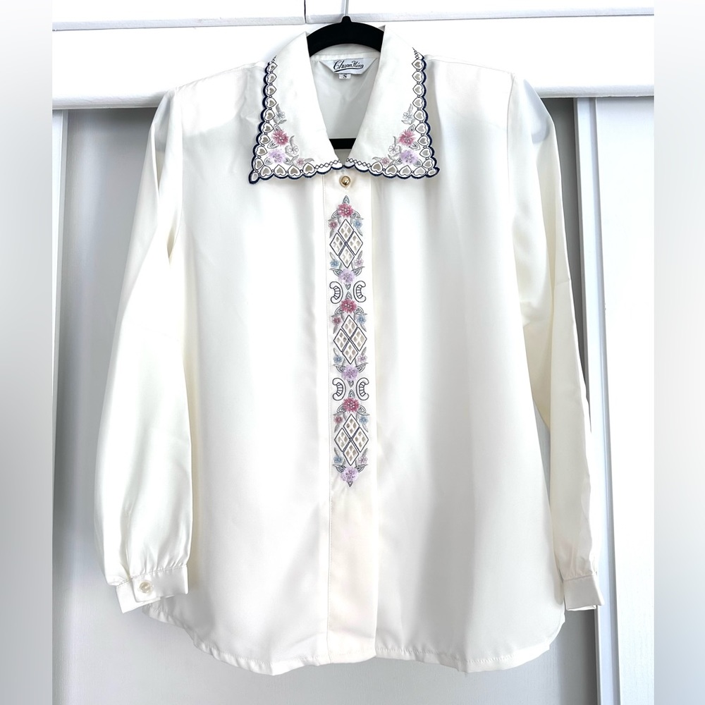 Vintage Romantic Embroidered Blouse